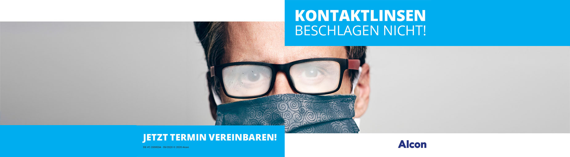 Mann mit beschlagener Brille